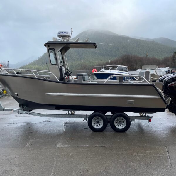 BRIDGEVIEW 22′ CENTER CONSOLE