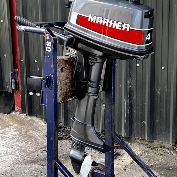 Used 4hp mariner short shaft 2 stroke, spectacular condition! Integral tank & external fitting