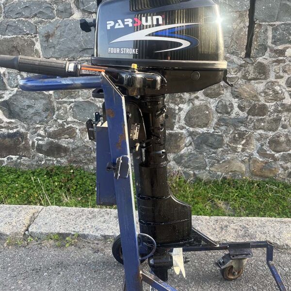 Used 4hp Parsun Outboard – longshaft, fourstroke, manual start, tiller control.