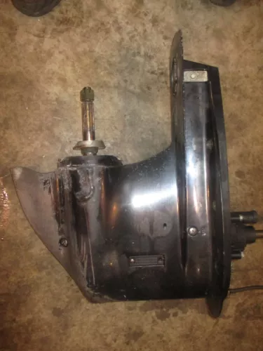 Suzuki DF140 140hp outboard 20" lower unit